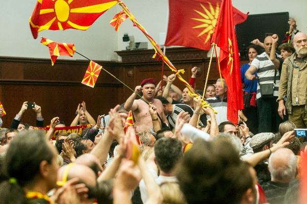 Демонстранты в парламенте Македонии