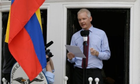 Основатель WikiLeaks: сербы, мы вместе должны бороться за свободу и место в новом мире!