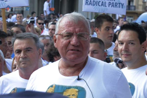 Воислав Шешель на митинге в поддержку Дональда Трампа в Белграде