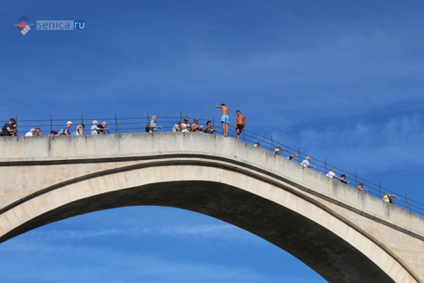 Прыжки со Старого моста в Мостаре