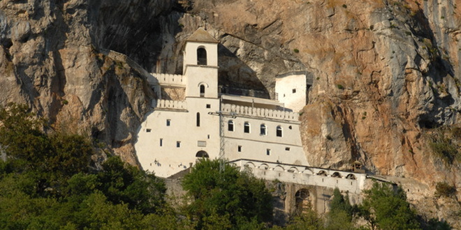 Монастырь Острог, Черногория 