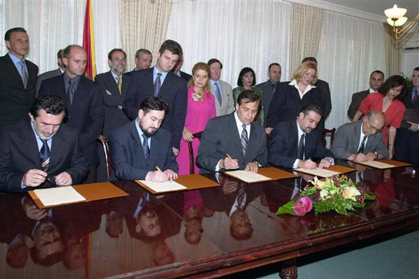 Подписание Охридского соглашения, 2001 год