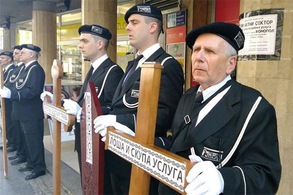 В Белграде началась забастовка «ритуальщиков»