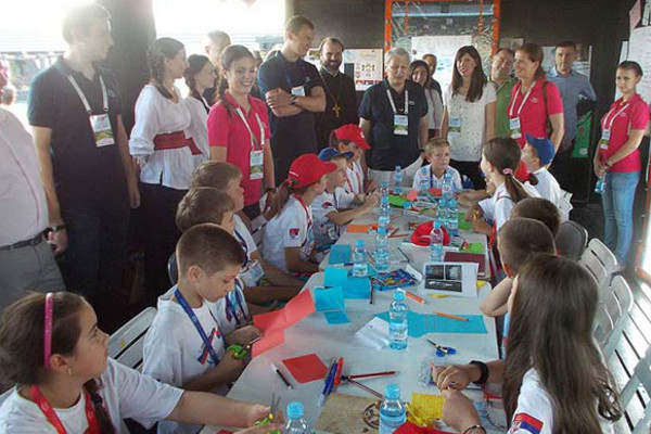 Занятия с детьми из Сербии и России