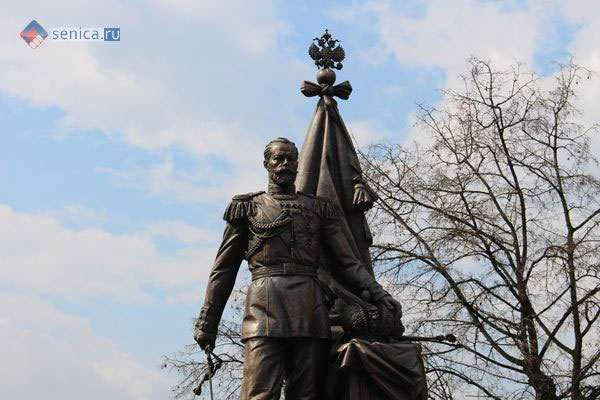 Памятник Николаю II в Белграде