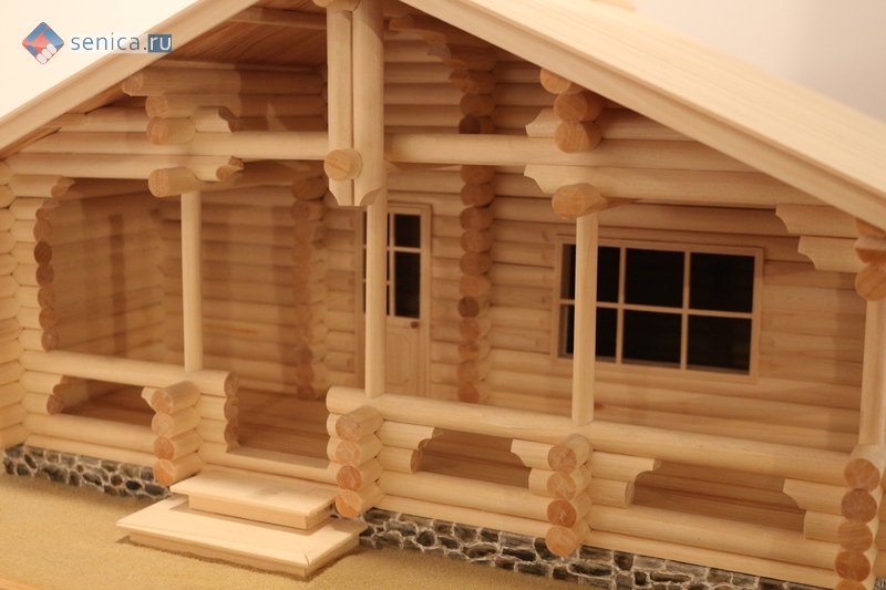 Макет деревянного дома компании «Деревянное зодчество»