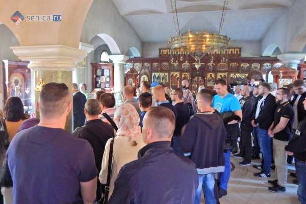Служба по погибшим русским добровольцам в храме Пресвятой Троицы в Белграде