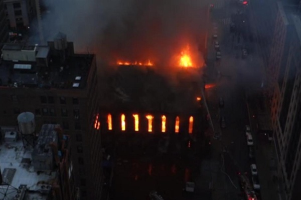 Пожар в церкви Святого Саввы Сербской православной церкви в Нью-Йорке