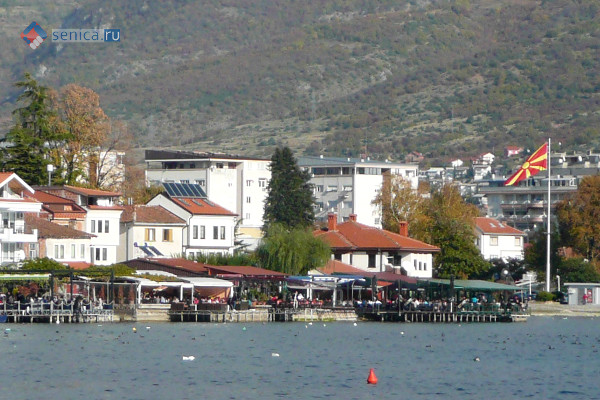 Охридское озеро с видом на город