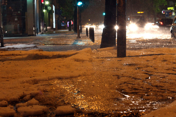 На Скопье обрушились землетрясение, шторм и наводнение 