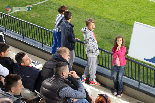 На сербский футбол ходят и дети