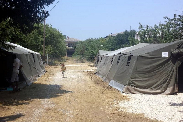 Лагерь беженцев в Прешево, палатки