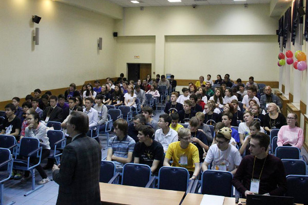 Школьный турнир «Математическом многоборье 2016» в Москве