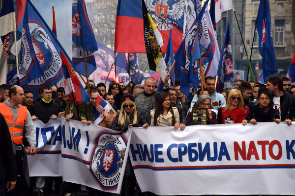 В Сербии прошёл многотысячный митинг против НАТО