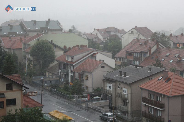 Сильные ветер и дождь в Белграде